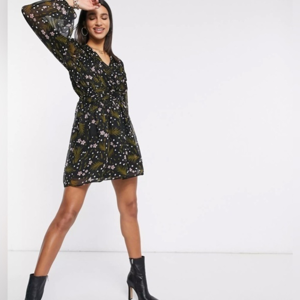 Vero Moda chiffon skater dress in dark floral